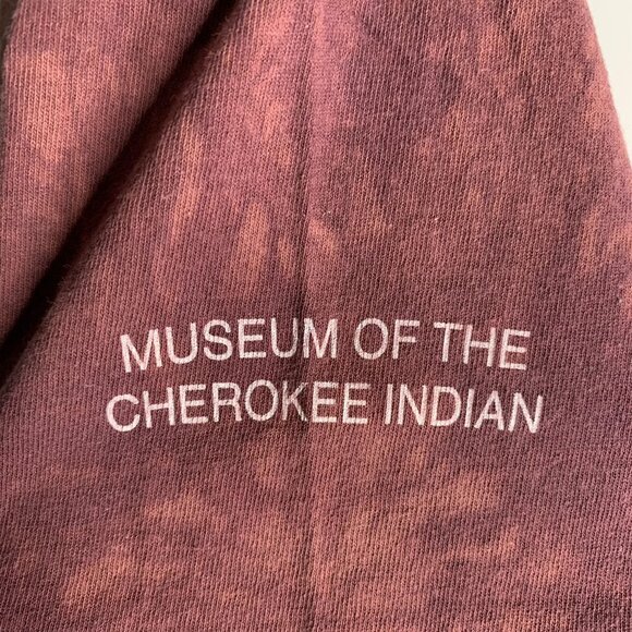 The Mountain Cherokee Indian T Shirt S Maroon Crewneck Short Sleeve Sitting Bull - Picture 4 of 8